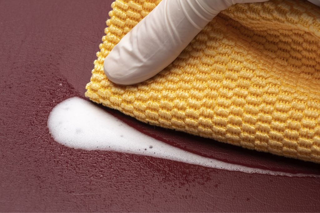 Cleaning a fabric